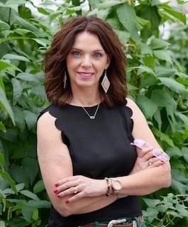 Linda Emanuel headshot.