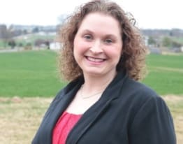 Headshot of Amy Johnson.